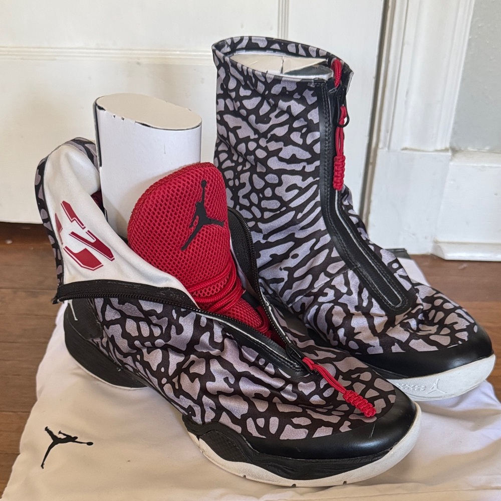 Air Jordan XX8 Sneakers -Grey and Black Elephant Print | Men's Size 9